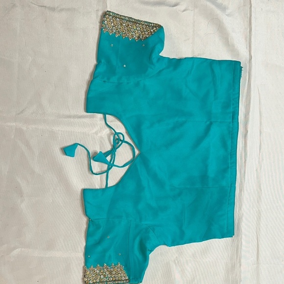 Elegant 2 Piece Sari & Accessories Outfit Turquoise Blue & Gold - Picture 5 of 17